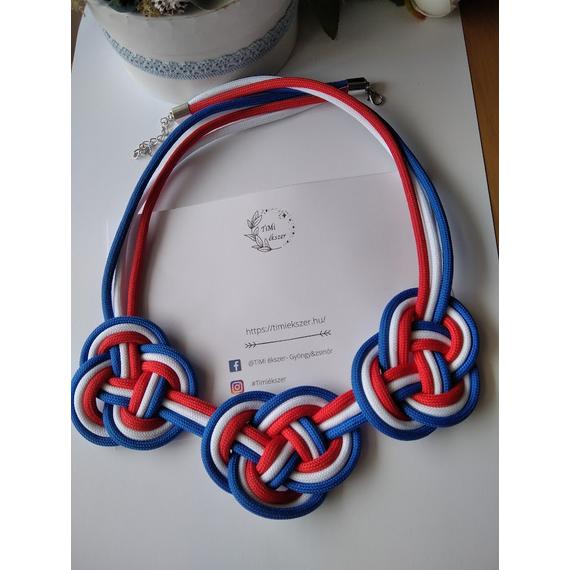 Piros fehér kék kelta csomós paracord nyaklánc