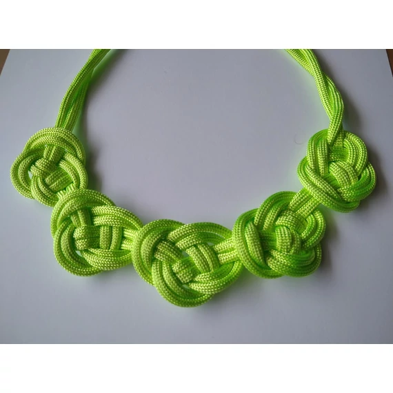Neon zöld kelta csomós nyaklánc